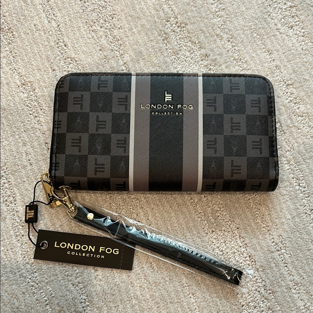 London Fog Gianna signature zip around wallet